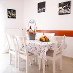 Lägenhet Ana - Family Friendly Zadar