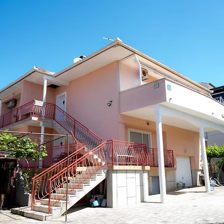 Ana - Family Friendly דירה