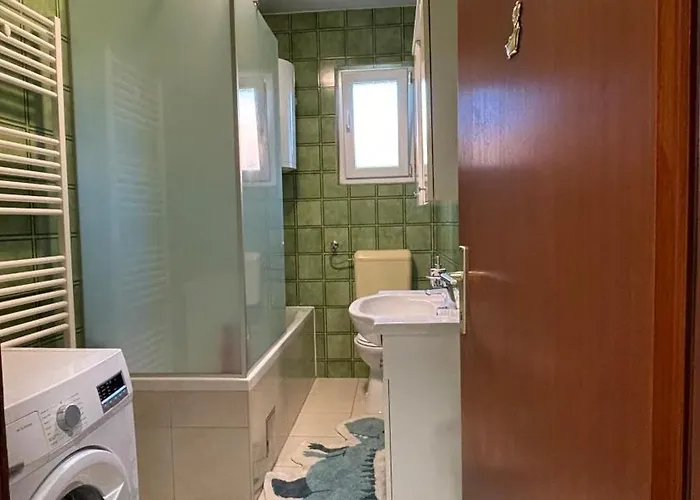 Ana - Family Friendly * זאדאר