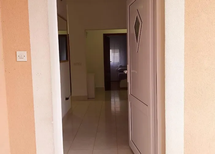 Ana - Family Friendly דירה זאדאר