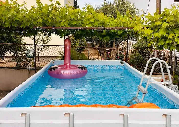 Ana - Family Friendly זאדאר