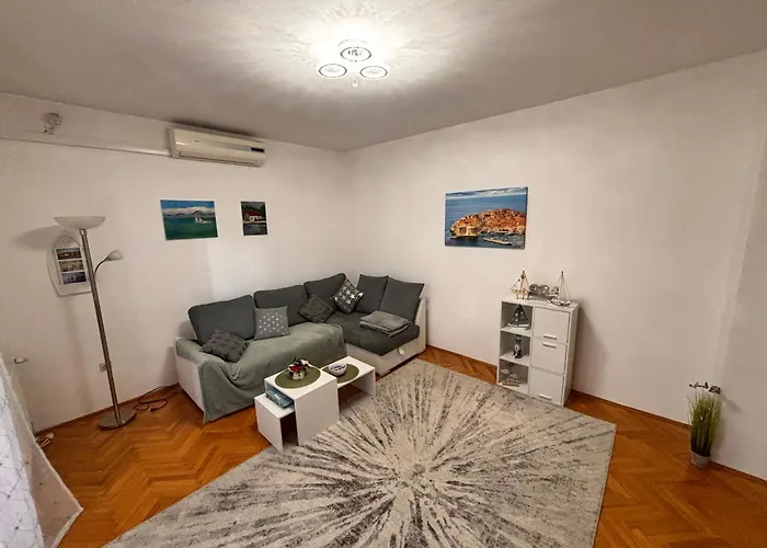 Ana - Family Friendly זאדאר